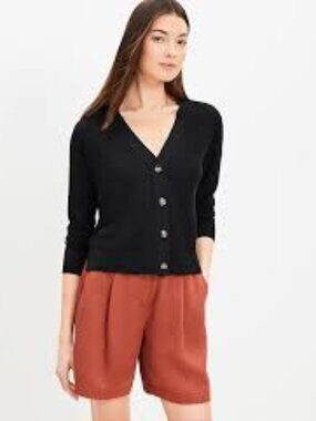 Loft v-neck button up boxy fit black cardigan in M